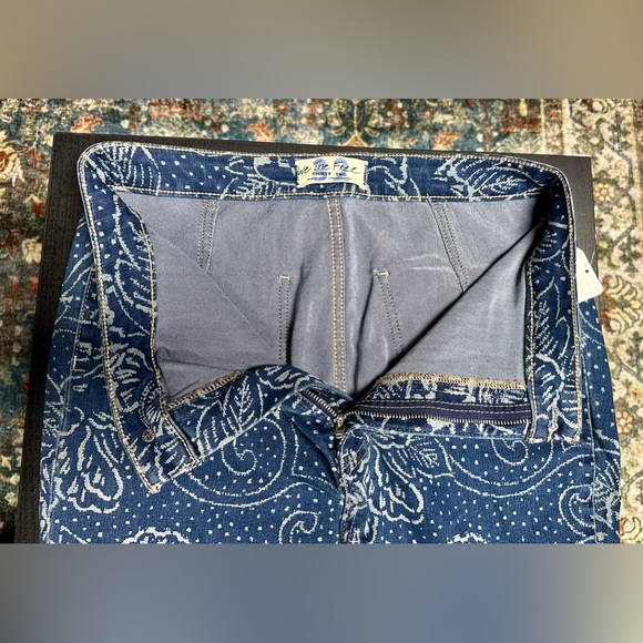 NWT Free People Youthquake Printed Crop Flare
Jeans size 32 - Picture 5 of 5